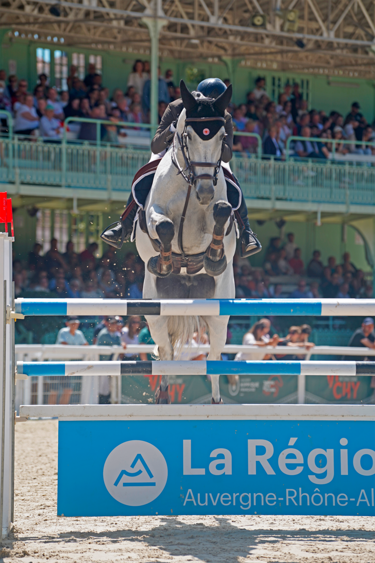 jumping vichy